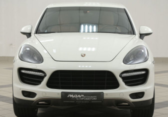 Подержанный автомобиль Porsche Cayenne 2011 года (6 фото)