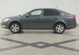 Подержанный автомобиль Skoda Octavia Liftback 2012 года (7 фото)