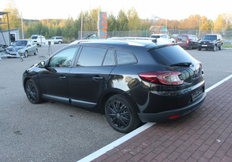 Подержанный автомобиль Renault Megane Wagon 2009 года (5 фото)