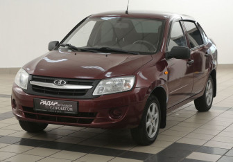 Подержанный автомобиль LADA (ВАЗ) Granta Sedan 2012 года (8 фото)