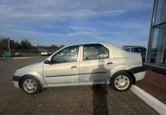 Подержанный автомобиль Renault Logan Sedan 2006 года (4 фото)