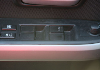 Подержанный автомобиль Suzuki Grand Vitara 2008 года (16 фото)