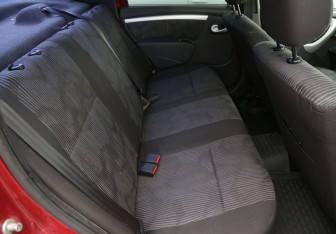 Подержанный автомобиль Renault Logan Sedan 2010 года (11 фото)