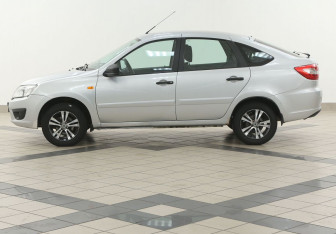 Подержанный автомобиль LADA (ВАЗ) Granta Liftback 2014 года (7 фото)