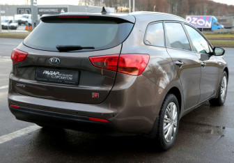 Подержанный автомобиль Kia Ceed Wagon 2018 года (6 фото)