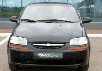 Подержанный автомобиль Chevrolet Aveo Sedan 2004 года (2 фото)