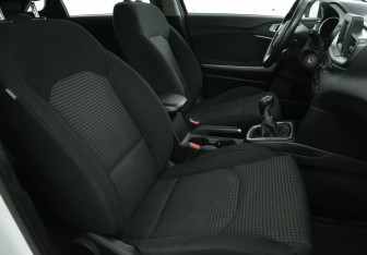 Подержанный автомобиль Kia Ceed Hatchback 2018 года (10 фото)