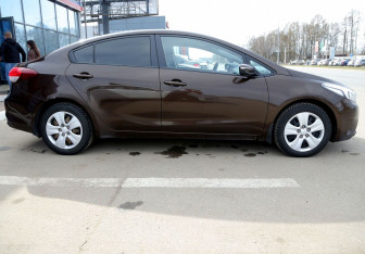 Подержанный автомобиль Kia Cerato Sedan 2018 года (7 фото)