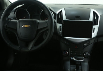 Подержанный автомобиль Chevrolet Cruze Sedan 2012 года (14 фото)