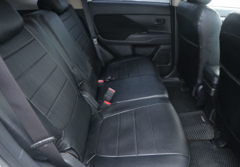 Подержанный автомобиль Mitsubishi Outlander 2016 года (11 фото)