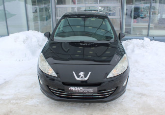 Подержанный автомобиль Peugeot 408 2014 года (2 фото)