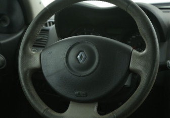 Подержанный автомобиль Renault Megane Wagon 2006 года (16 фото)
