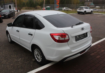 Подержанный автомобиль LADA (ВАЗ) Granta Liftback 2016 года (5 фото)