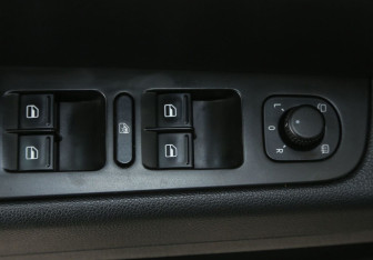 Подержанный автомобиль Skoda Superb Liftback 2011 года (17 фото)