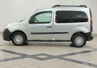 Подержанный автомобиль Renault Kangoo 2008 года (7 фото)