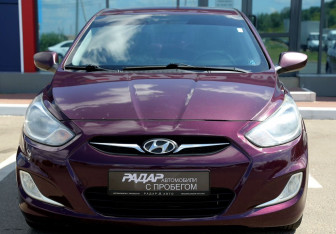 Подержанный автомобиль Hyundai Solaris Sedan 2013 года (2 фото)