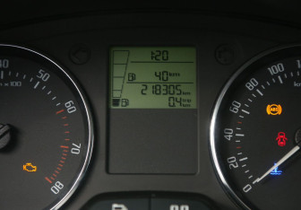 Подержанный автомобиль Skoda Fabia Wagon 2011 года (17 фото)
