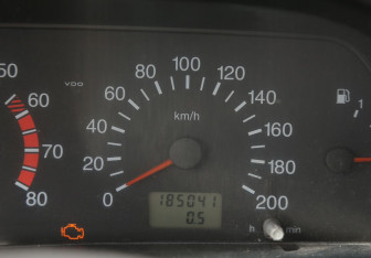 Подержанный автомобиль Chevrolet Niva 2004 года (17 фото)