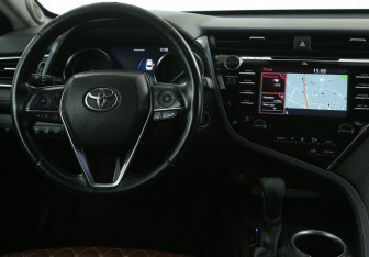 Подержанный автомобиль Toyota Camry Sedan 2020 года (14 фото)