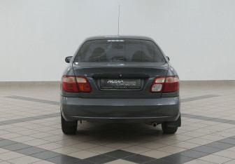 Подержанный автомобиль Nissan Almera Sedan 2005 года (5 фото)
