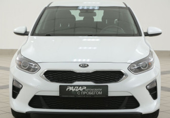 Подержанный автомобиль Kia Ceed Hatchback 2018 года (6 фото)