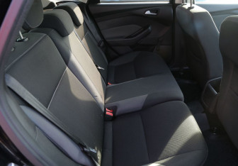 Подержанный автомобиль Ford Focus Hatchback 2011 года (11 фото)