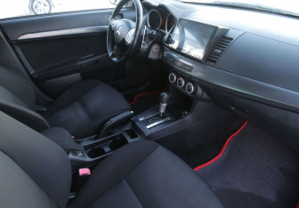 Подержанный автомобиль Mitsubishi Lancer Sedan 2008 года (9 фото)