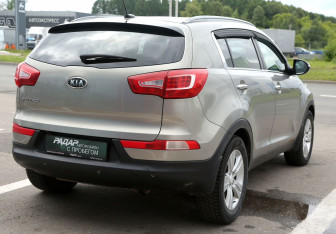Подержанный автомобиль Kia Sportage 2010 года (6 фото)
