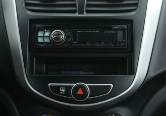 Подержанный автомобиль Hyundai Solaris Sedan 2011 года (13 фото)