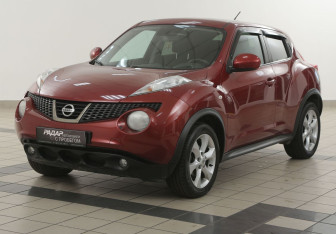 Подержанный автомобиль Nissan Juke 2012 года (8 фото)