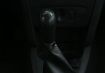 Подержанный автомобиль Renault Logan Sedan 2019 года (13 фото)