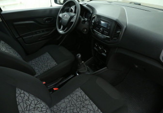 Подержанный автомобиль LADA (ВАЗ) XRAY 2016 года (9 фото)