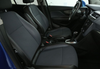 Подержанный автомобиль Opel Mokka 2013 года (10 фото)
