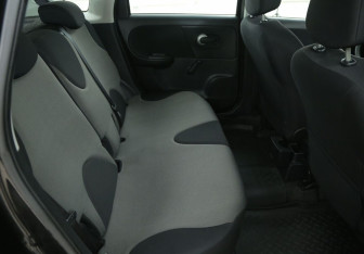 Подержанный автомобиль Nissan Note 2012 года (11 фото)