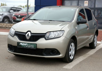 Подержанный автомобиль Renault Sandero 2016 года (3 фото)
