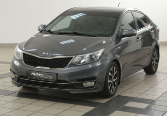 Подержанный автомобиль Kia Rio Sedan 2016 года (8 фото)