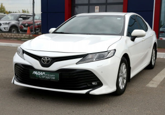 Подержанный автомобиль Toyota Camry Sedan 2018 года (3 фото)