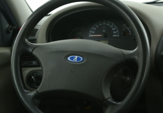 Подержанный автомобиль LADA (ВАЗ) Kalina Sedan 2010 года (16 фото)