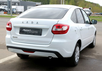 Подержанный автомобиль LADA (ВАЗ) Granta Liftback 2023 года (6 фото)
