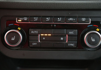 Подержанный автомобиль Volkswagen Tiguan 2012 года (14 фото)