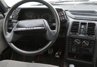 Подержанный автомобиль LADA (ВАЗ) 2112 2001 года (14 фото)