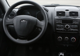 Подержанный автомобиль LADA (ВАЗ) Granta Wagon 2019 года (14 фото)