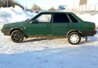 Подержанный автомобиль LADA (ВАЗ) 21099 1999 года (8 фото)