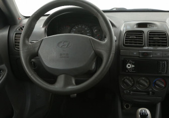Подержанный автомобиль Hyundai Accent Sedan 2006 года (14 фото)