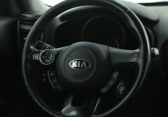 Подержанный автомобиль Kia Soul 2017 года (16 фото)