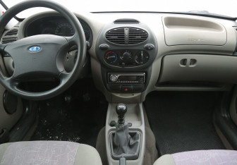 Подержанный автомобиль LADA (ВАЗ) Kalina Sedan 2007 года (12 фото)