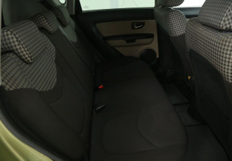 Подержанный автомобиль Kia Soul 2011 года (11 фото)