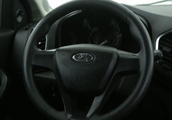 Подержанный автомобиль LADA (ВАЗ) XRAY 2019 года (16 фото)