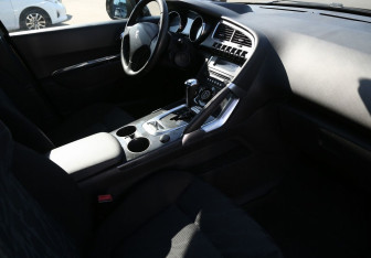 Подержанный автомобиль Peugeot 3008 2011 года (9 фото)