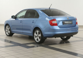 Подержанный автомобиль Skoda Rapid Liftback 2014 года (2 фото)